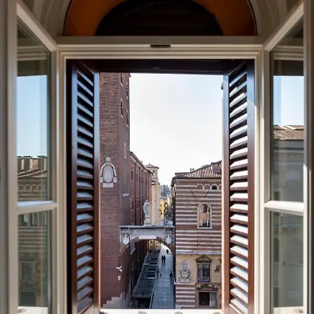 Lords Of Luxury * Verona