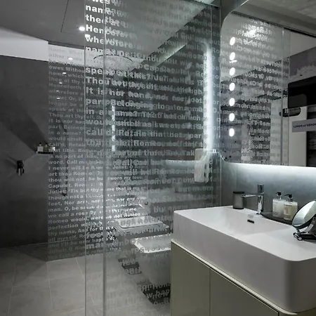 Lords Of Luxury *