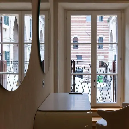 Lords Of Luxury Apartmán