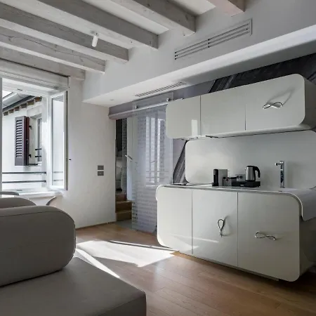 Lords Of Luxury Verona
